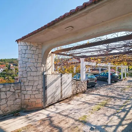 1 Bedroom Lovely In *